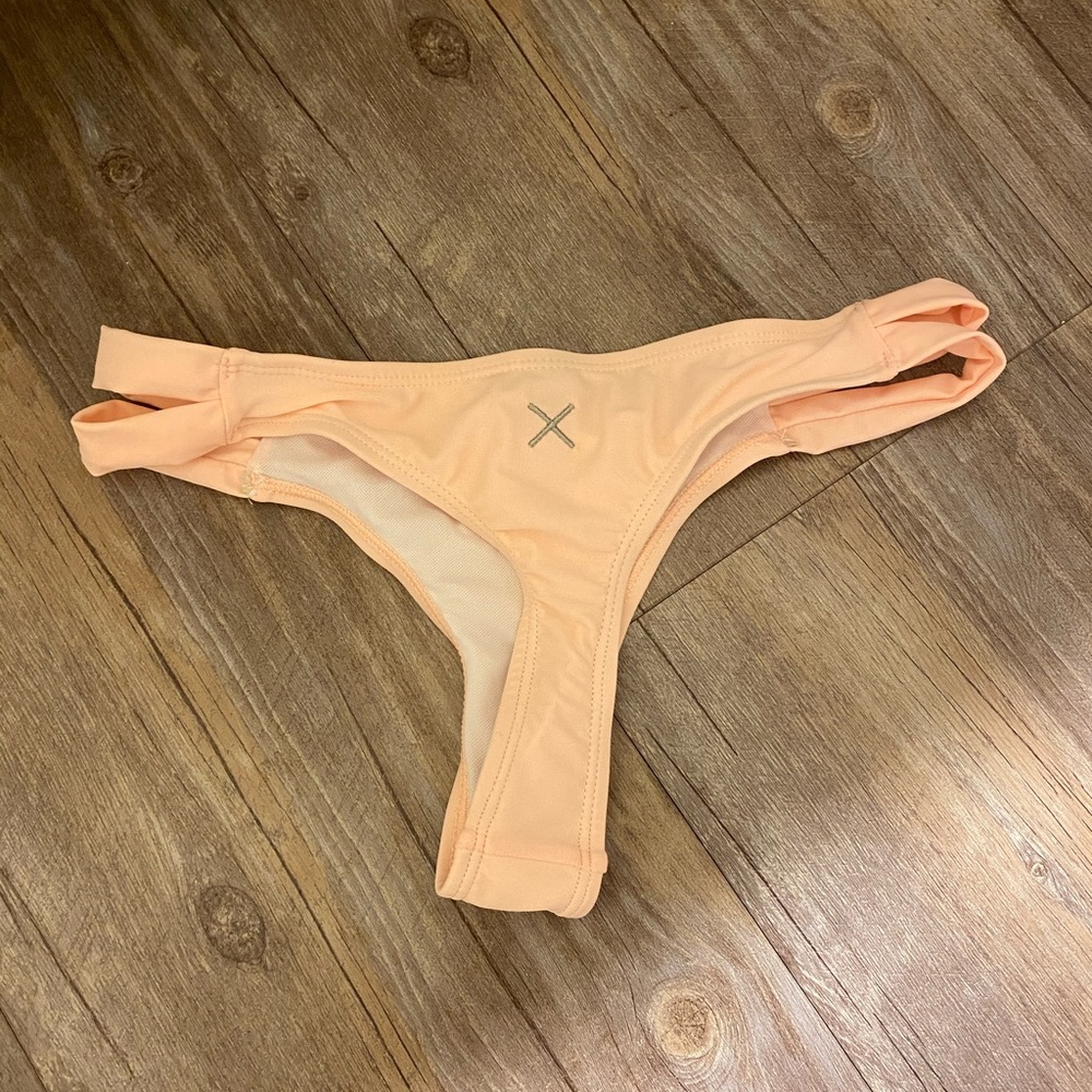 NWOT Boutine Bottom